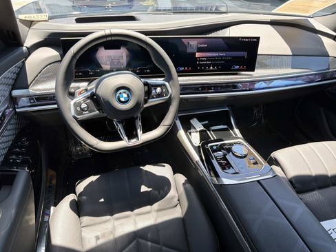Used 2026 BMW i7 xDrive60 AWD/4WD image 7