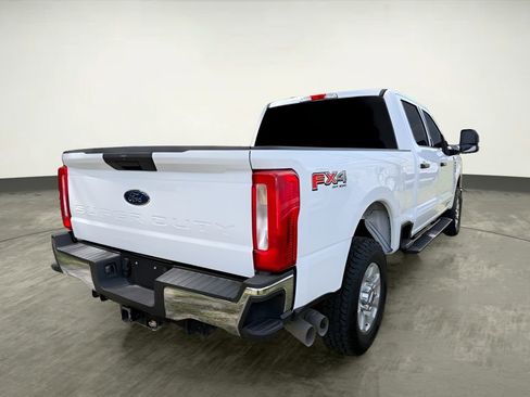 Used 2024 Ford F250 XLT w/ FX4 Off-Road Package image 3