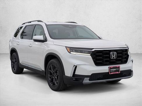 New 2025 Honda Pilot Touring image 7