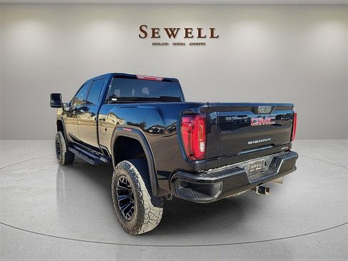 Used 2021 GMC Sierra 2500 AT4 image 2