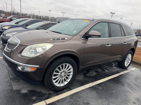 Used 2010 Buick Enclave CX w/ Driver Confidence Package image 2