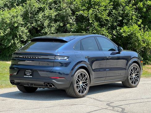 Certified 2024 Porsche Cayenne Coupe AWD/4WD image 6