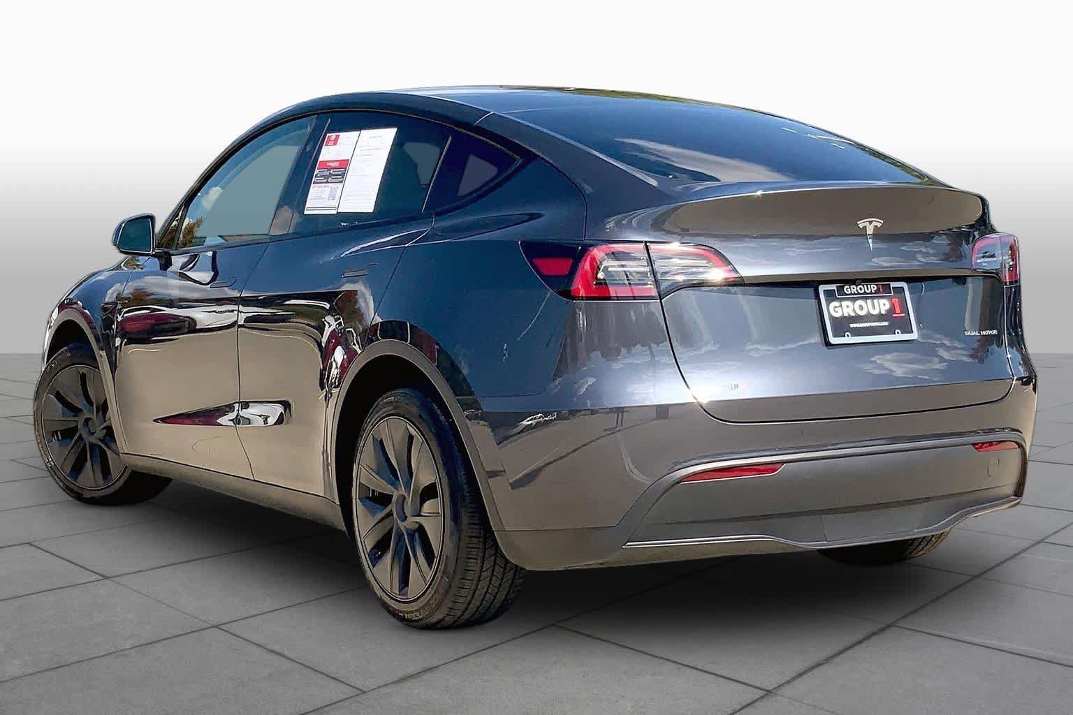 Used 2025 Tesla Model Y Long Range AWD/4WD image 11