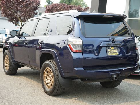Used 2018 Toyota 4Runner SR5 Premium AWD/4WD image 3