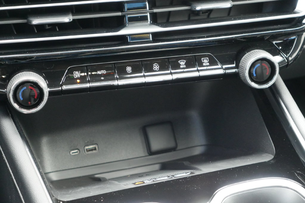 New 2027 Chevrolet Traverse LT AWD/4WD image 22
