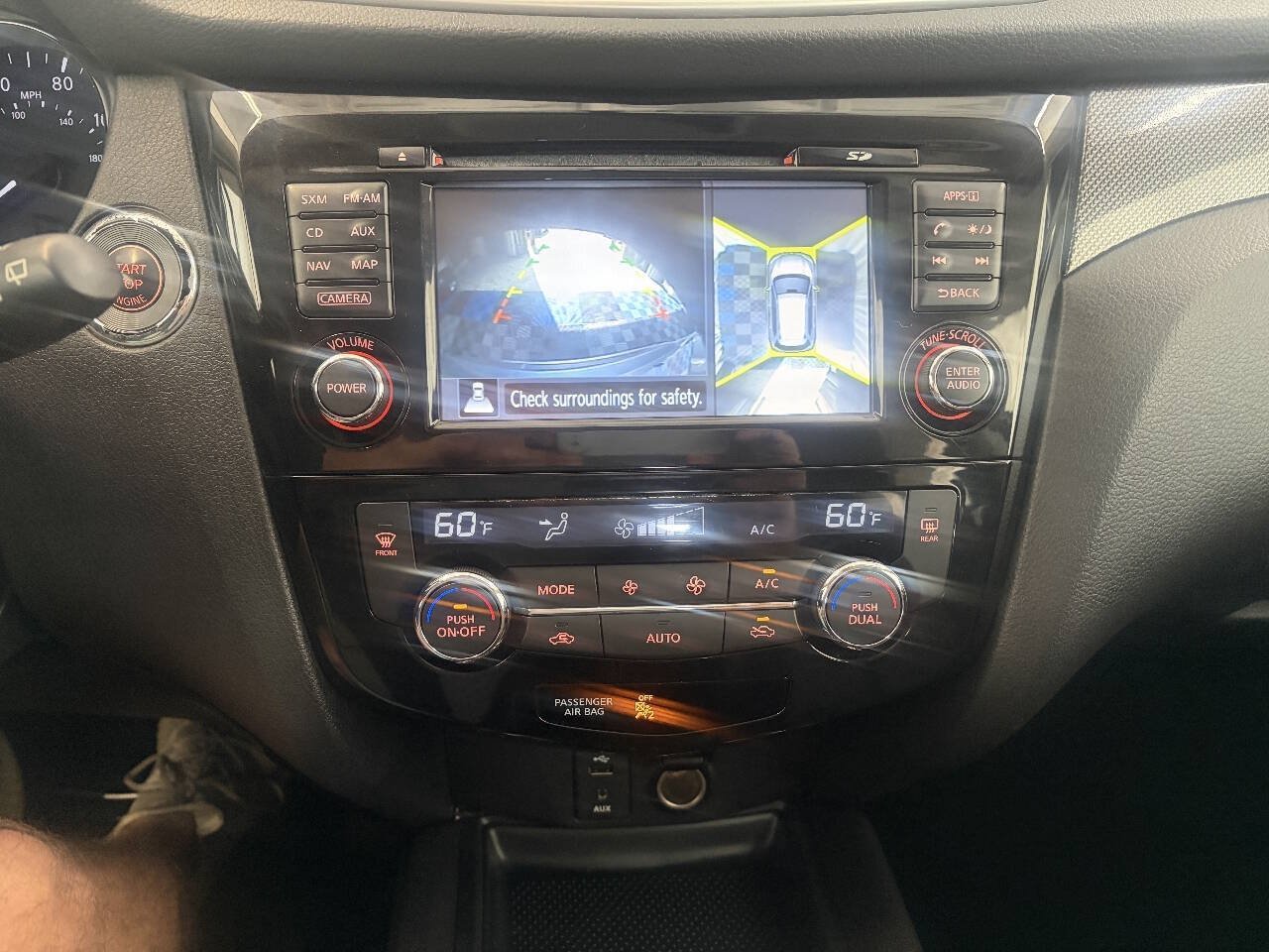 Used 2015 Nissan Rogue SL FWD image 16