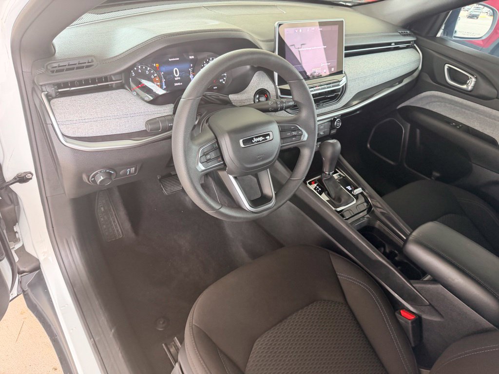 Used 2023 Jeep Compass Sport AWD/4WD image 12