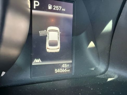 Used 2021 Hyundai Elantra SEL image 16