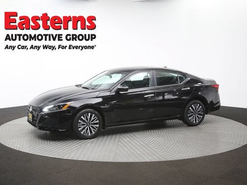 Used 2023 Nissan Altima 2.5 SV w/ SV Premium Package AWD/4WD image 60