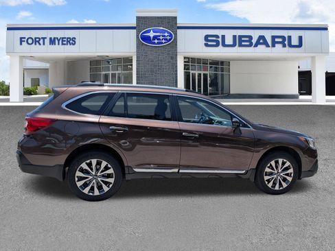Used 2019 Subaru Outback 3.6R Touring w/ Popular Package #3A AWD/4WD image 3