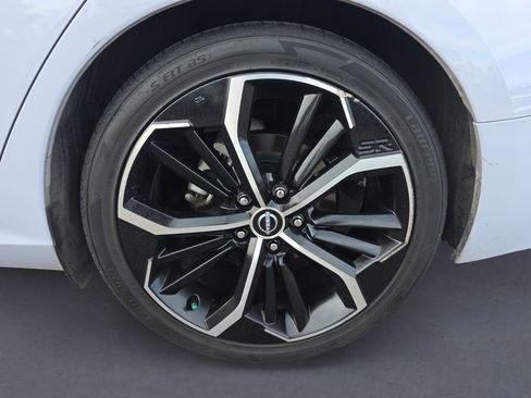 Used 2024 Nissan Altima 2.5 SR image 14