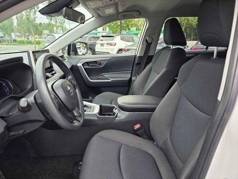 Used 2025 Toyota RAV4 LE AWD/4WD image 19