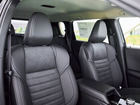 New 2026 Mitsubishi Outlander SE FWD image 28