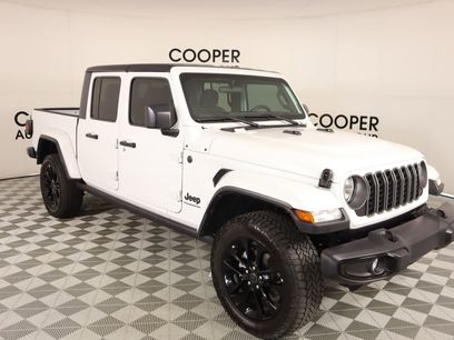 Used 2025 Jeep Gladiator Sport
