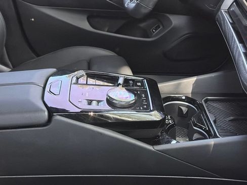Used 2024 BMW i5 eDrive40i w/ M Sport Package RWD image 6