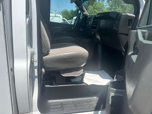 Used 2023 Chevrolet Express 3500 w/ Power Convenience Package RWD image 27