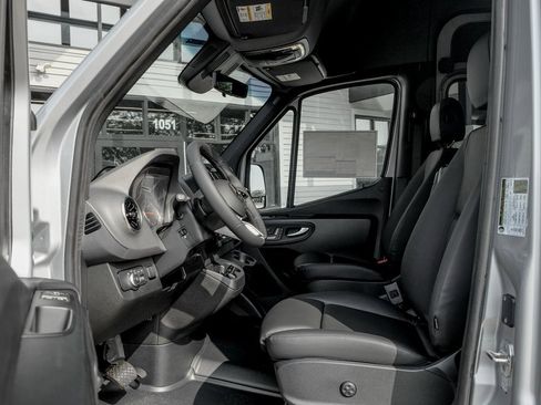 New 2025 Mercedes-Benz Sprinter 2500 image 12