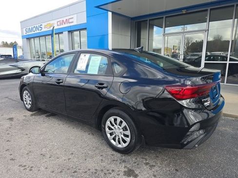 Used 2024 Kia Forte LX FWD image 3