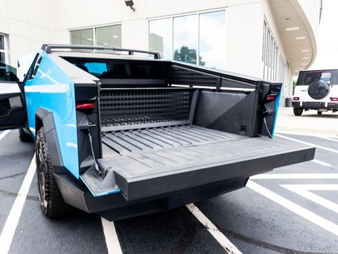 Used 2024 Tesla Cybertruck AWD Crew Cab image 48