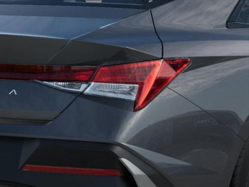 New 2026 Hyundai Elantra SE FWD image 13