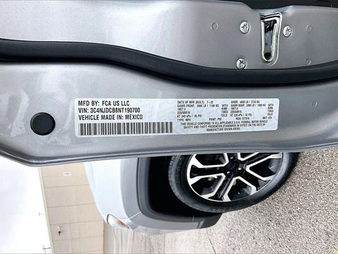 Used 2022 Jeep Compass Limited image 35