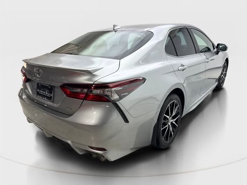 Used 2024 Toyota Camry SE FWD image 6