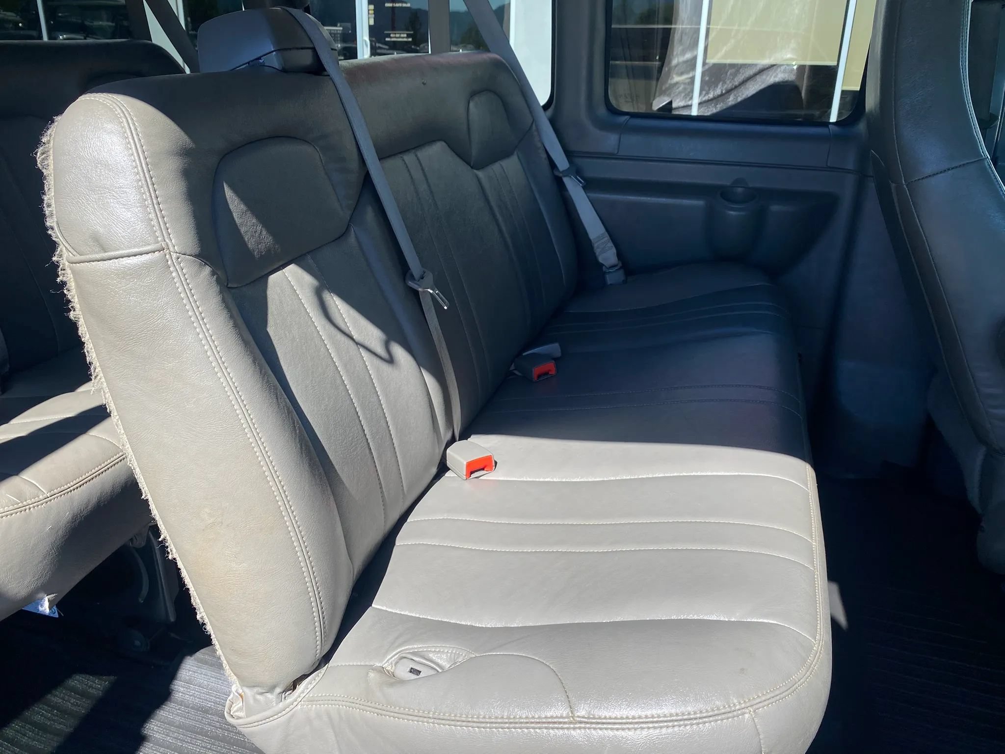 Used 2016 Chevrolet Express 3500 LS w/ Chrome Appearance Package RWD image 24