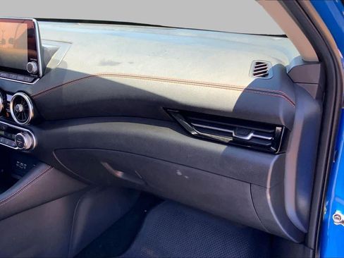 Used 2023 Nissan Sentra SR w/ SR Premium Package FWD image 19