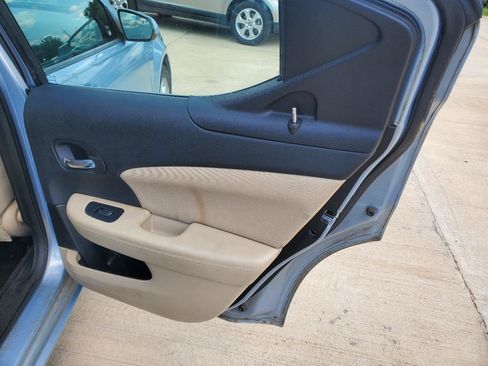Used 2013 Dodge Avenger SXT w/ Rallye Appearance Group FWD image 8
