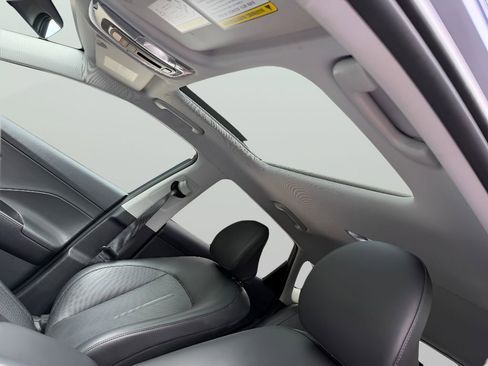 Used 2024 Hyundai Kona Limited FWD image 32