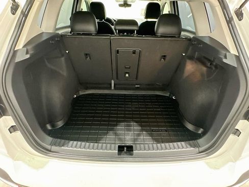Used 2023 Volkswagen Taos SE w/ Panoramic Sunroof Package FWD image 26