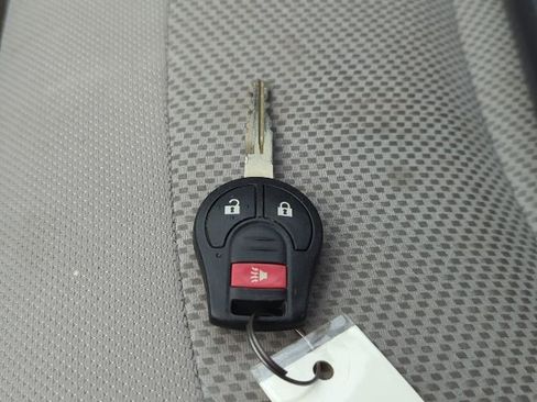 Used 2014 Nissan Rogue S image 16