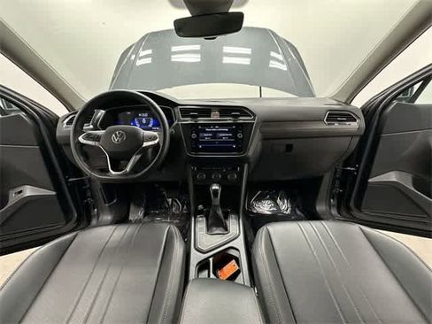 Certified 2024 Volkswagen Tiguan SE image 19