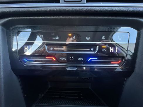 New 2026 Volkswagen Taos SEL image 18