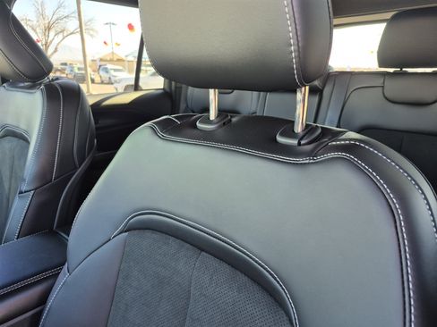 New 2025 Jeep Grand Cherokee Altitude image 27