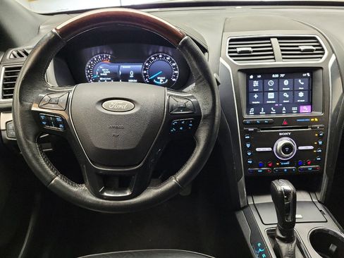 Used 2018 Ford Explorer Platinum AWD/4WD image 22