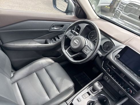 Used 2023 Nissan Rogue SV w/ SV Premium B Package FWD image 25