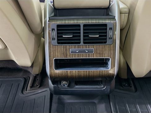 Used 2016 Land Rover Range Rover Sport HSE image 32
