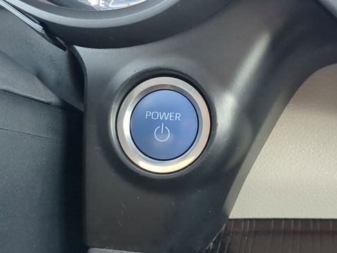 Used 2024 Toyota Sienna LE image 21