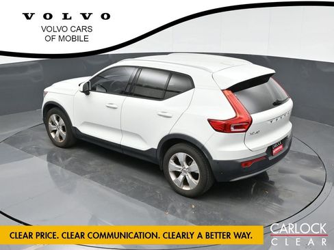 Used 2019 Volvo XC40 T4 Momentum image 22