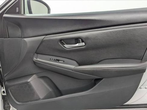 Used 2025 Nissan Sentra SV FWD image 23