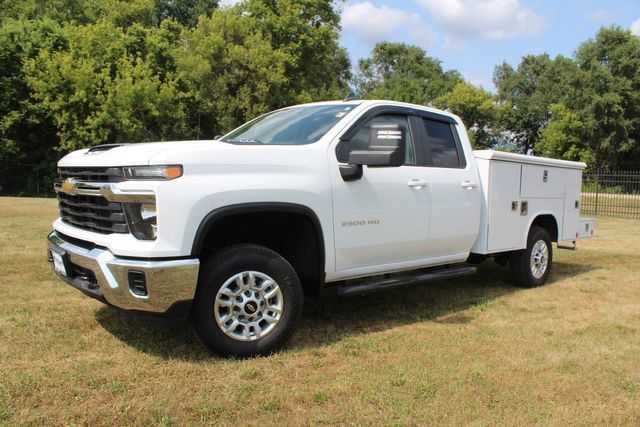 Used 2024 Chevrolet Silverado 2500 LT AWD/4WD image 1