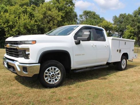 Used 2024 Chevrolet Silverado 2500 LT AWD/4WD image 1