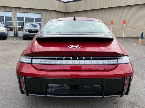 Used 2025 Hyundai Ioniq 6 SE AWD/4WD image 3