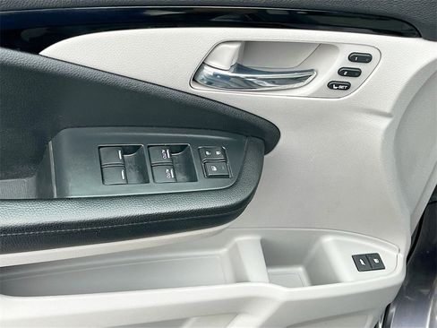 Used 2021 Honda Pilot Touring image 18