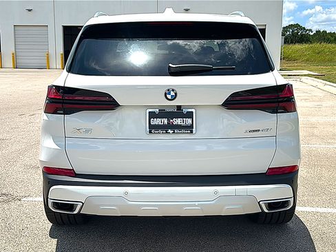 New 2026 BMW X5 xDrive40i w/ Climate Comfort Package AWD/4WD image 7
