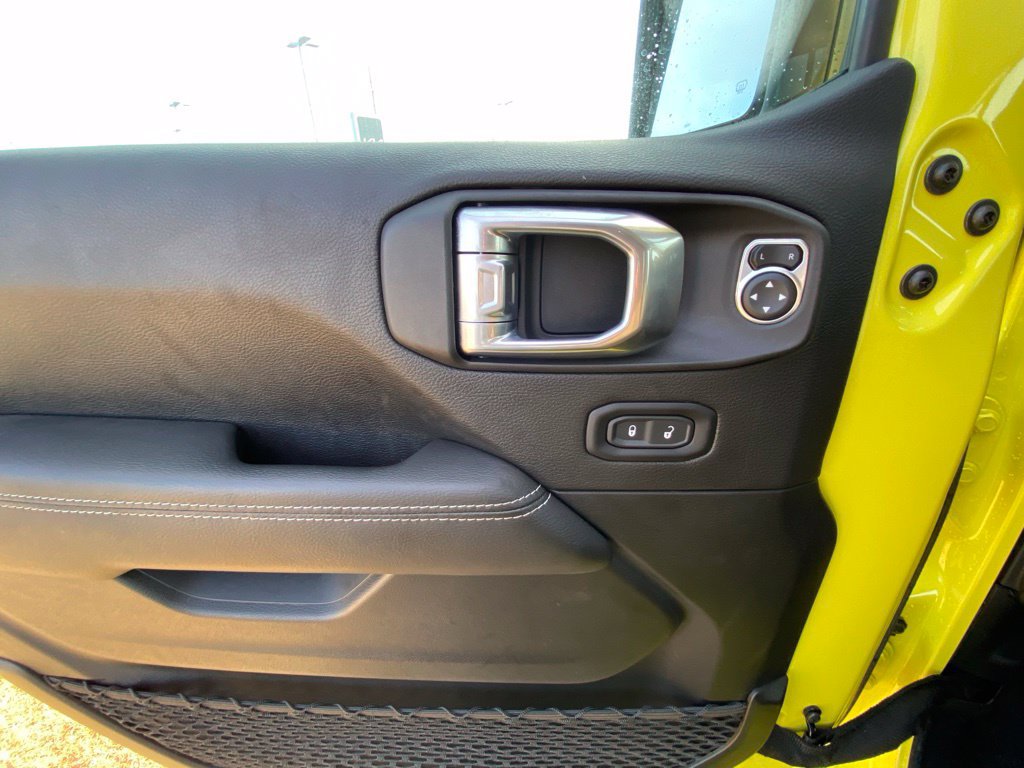Used 2023 Jeep Wrangler Unlimited Rubicon 4xe AWD/4WD image 12