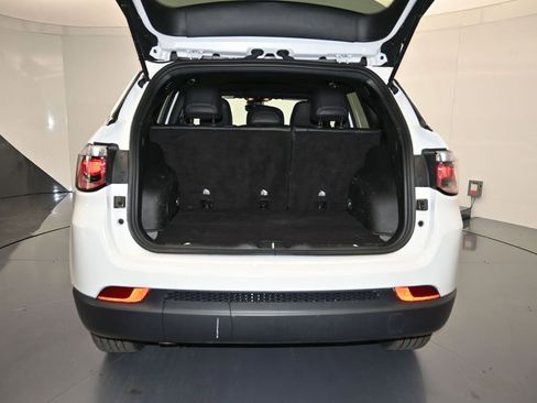 Used 2025 Jeep Compass Latitude AWD/4WD image 23