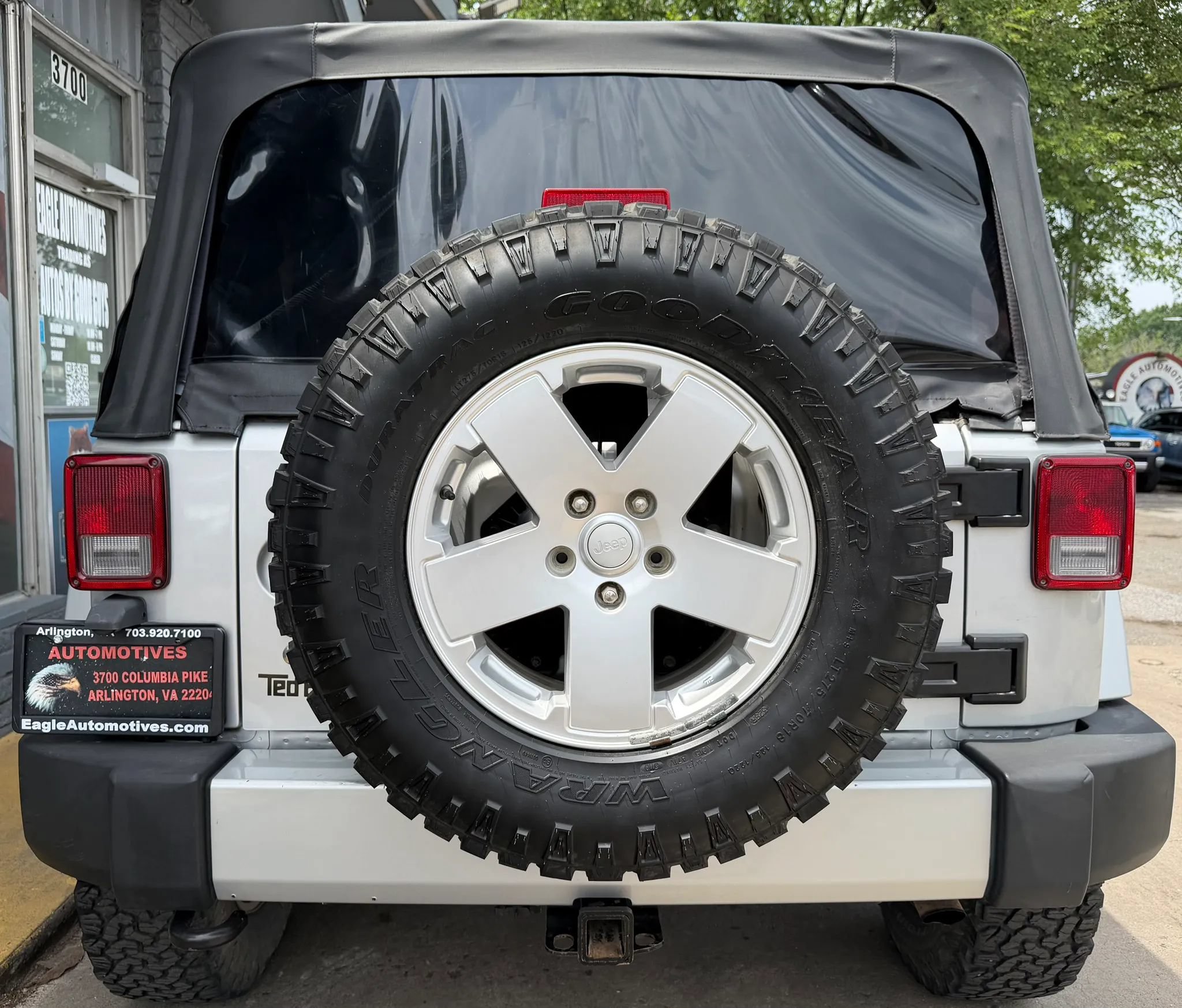 Used 2010 Jeep Wrangler Sahara w/ Trailer Tow Group AWD/4WD image 4