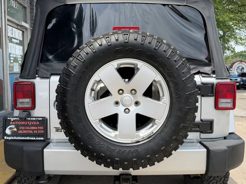 Used 2010 Jeep Wrangler Sahara w/ Trailer Tow Group AWD/4WD image 4